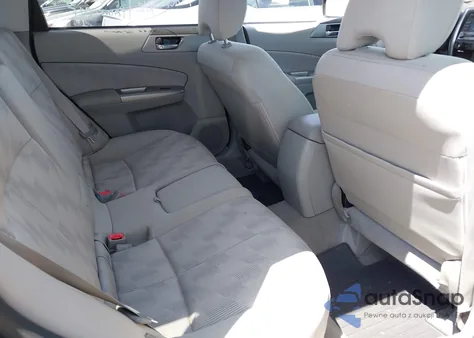 2010 Subaru Forester 2.5X Premium z USA, uszkodzony, nr VIN JF2SH6CC7AH732611